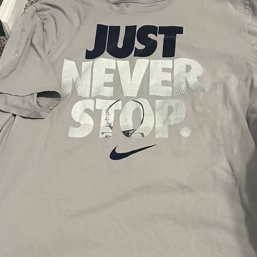 Nike Light Gray Tee with Bold Graphic size XXL
